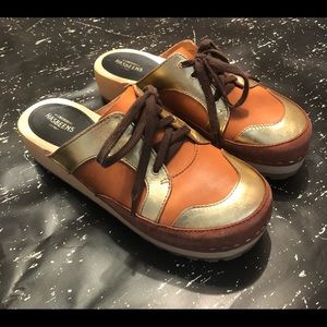 Hasbeens Sneaker Clogs Tans and Gold Marked 39